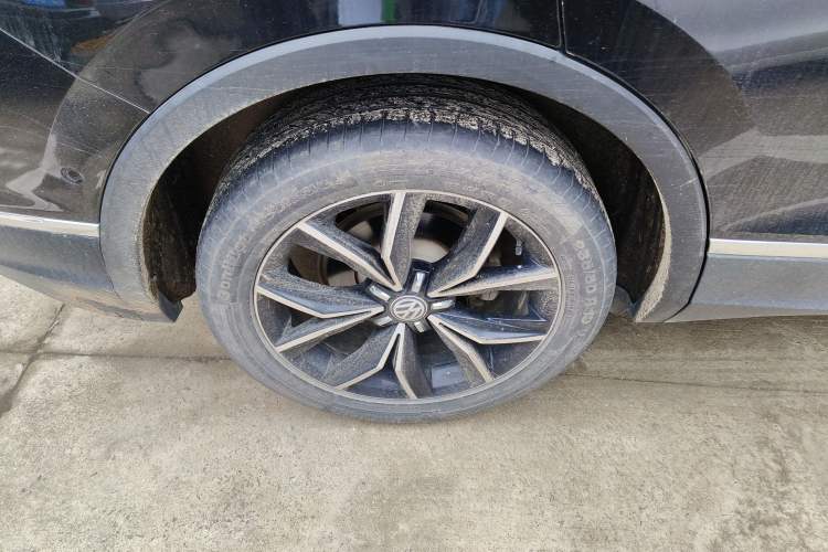 Used Volkswagen Tiguan L 2019 Revised 330TSI Automatic Two-Wheel Drive Smart & Luxury Edition China VI Standard
