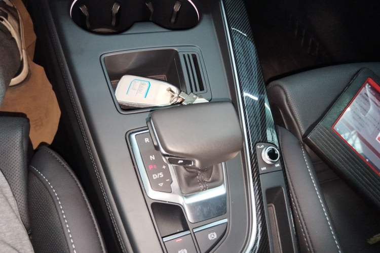 Used Audi A4L 2022 40 TFSI Luxury Dynamic Model
