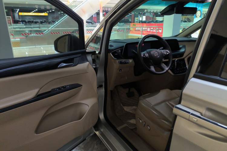 Used Buick GL8 2020 ES Land Cruiser 653T Luxury Model
