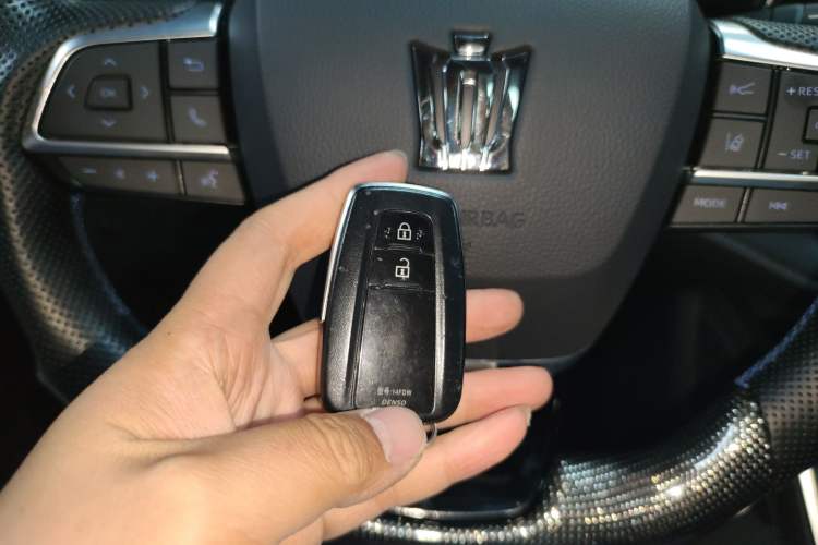 Used Toyota Crown Land Cruiser 2021 2.5L HEV Four-Wheel Drive Luxury Edition
