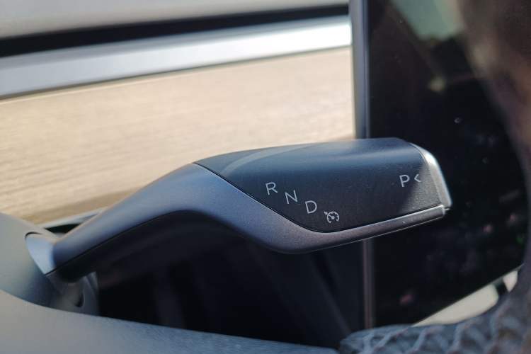 Used Tesla Model Y 2022 Long-Range All-Wheel-Drive Version