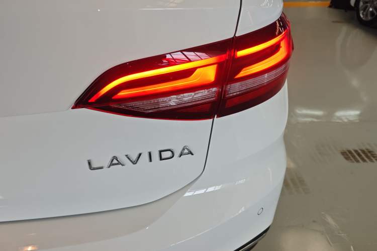 Used Volkswagen Lavida 2024 300TSI DSG Starry Sky Leading Edition
