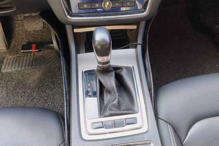 Used Roewe i6 2020 PLUS 1.6L CVT 4G Connected Glory Flagship Edition