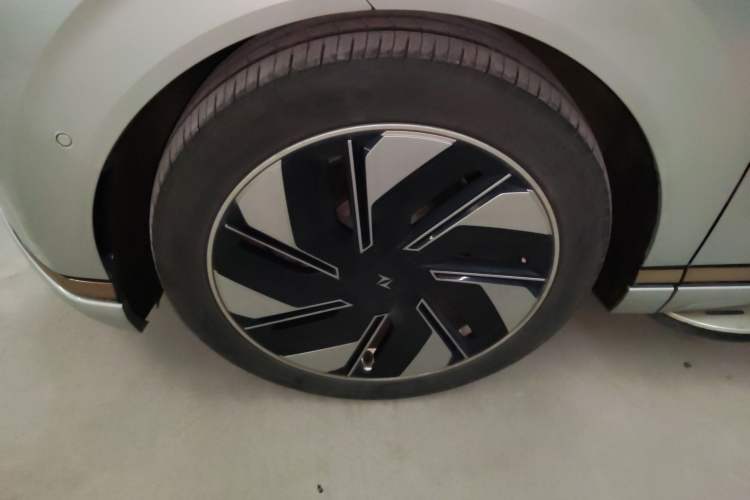 Used Dongfeng eπ eπ008 2024 210Max Range-Extended Version 6 Seats
