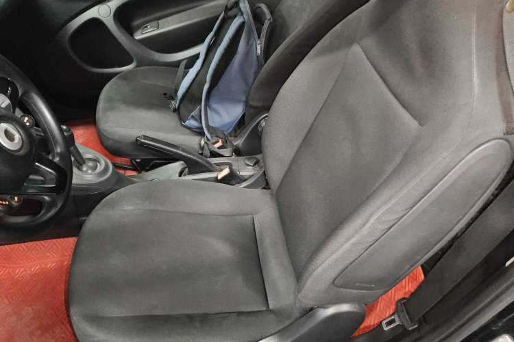 Used  fortwo 2015 1.0L 52 kW hardtop Dynamic version
