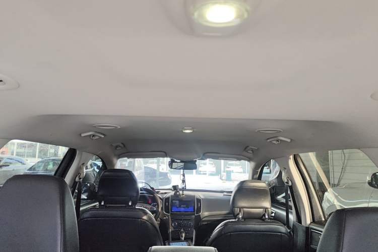 Used Ford Edge 2015 2.0T GTDi Two-Wheel-Drive Platinum Edition