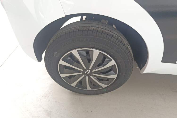 Used Chery QQ Ice Cream 2022 170km Sundae Phosphate Lithium-Ion