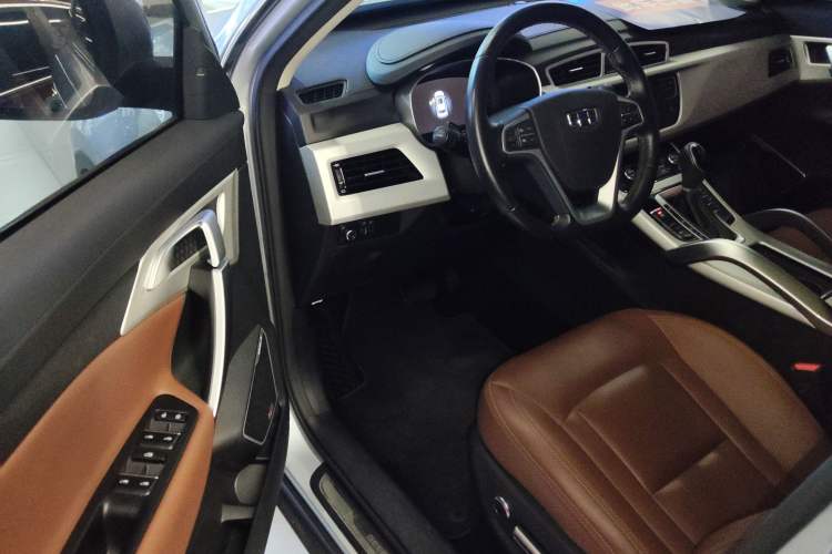 Used Geely Auto Emgrand X7 Sport 2018 1.8TD Automatic Two-Wheel Drive ZhiZun Model with 4G Connectivity
