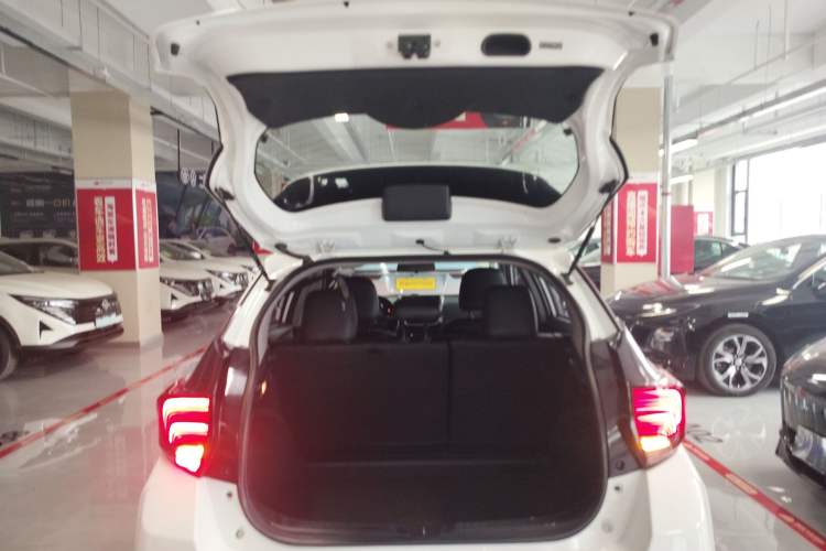 Used Toyota YARiS L 2021 X-Trail 1.5L CVT Leading Edition
