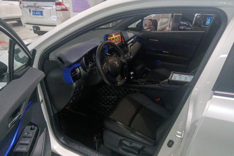 Used Toyota IZOA 2018 2.0L Yichi Edition China V Standard
