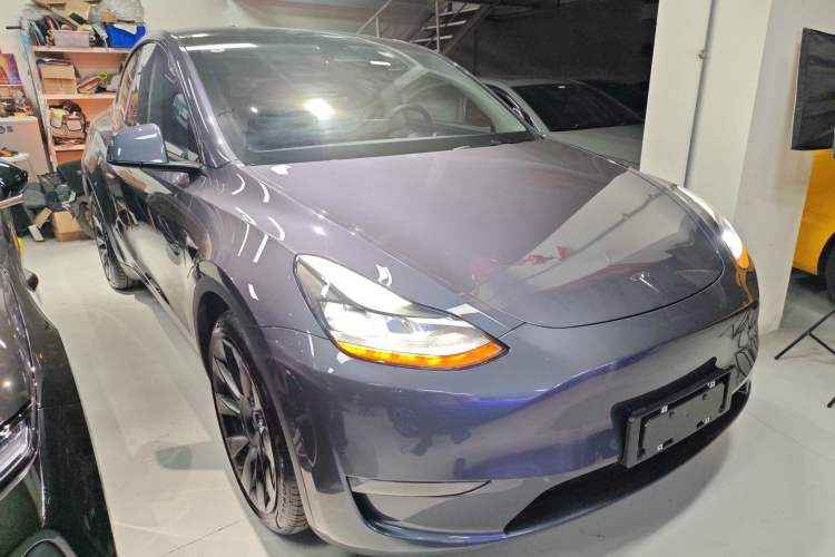 Used Tesla Model Y 2021 Long-Range All-Wheel-Drive Version
