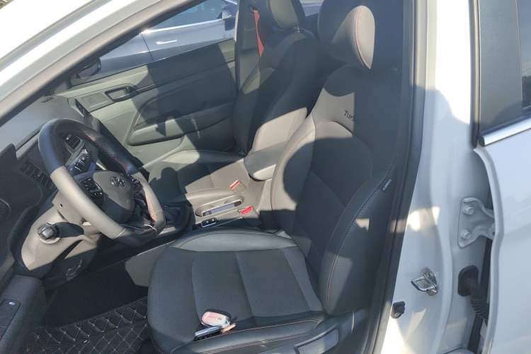 Used Hyundai Elantra 2019 1.4T Dual-Clutch Xuan Dong · Dynamic Model
