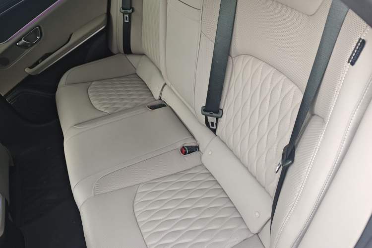 Used BYD Han 2025 EV with 701 km of Laser Radar-Enabled Intelligent Driving
