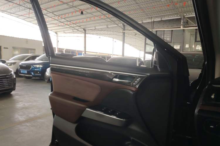 Used GAC Trumpchi GS8 2017 320T Two-Wheel Drive Luxury Smart Connectivity Version (7 Seats)
