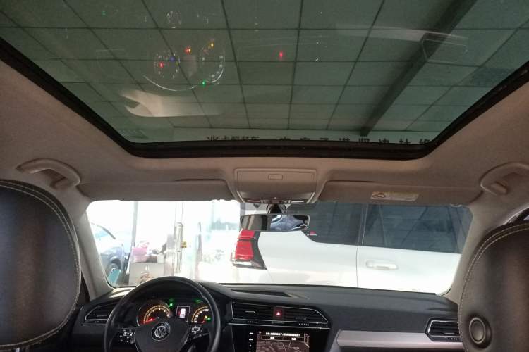 Used Volkswagen Tiguan L 2020 330TSI Automatic Two-Wheel Drive Smart Luxury Edition China VI Standard
