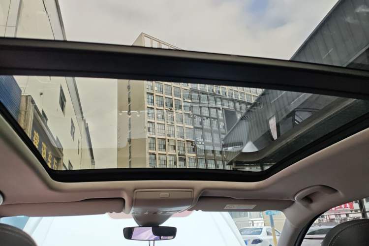 Used Volkswagen Tiguan L 2023 330TSI Automatic Two-Wheel Drive R-Line Enjoyment Edition
