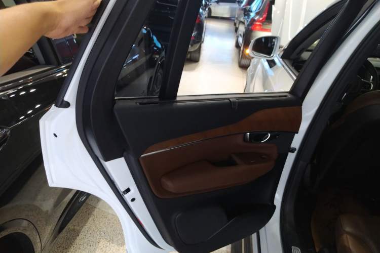 Used Volvo XC90 2020 Facelifted T6 Zhiyi Luxury 7-Seater
