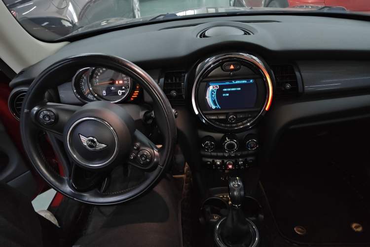 Used  MINI 2016 1.5T COOPER
