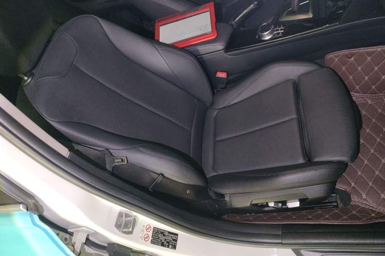 Used BMW 3 Series 2019 320Li Fashion Model
