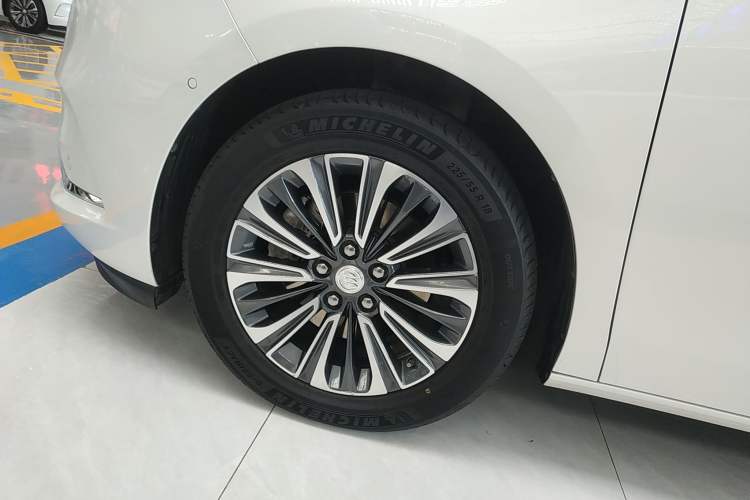 Used Buick GL8 2022 ES Land Cruiser 653T Luxury Model
