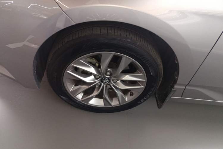 Used Toyota Avalon 2019 Dual-Engine 2.5L Luxury Edition China VI Standard
