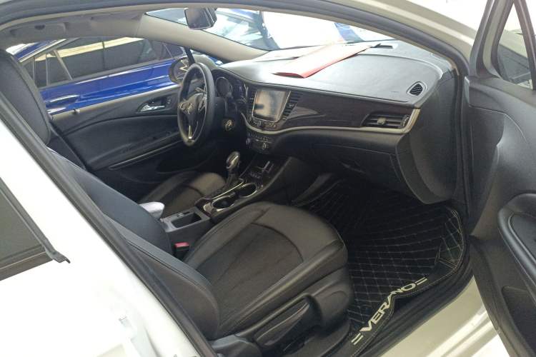 Used Buick Verano 2018 Sedan 20T Dual-Clutch Leading Model