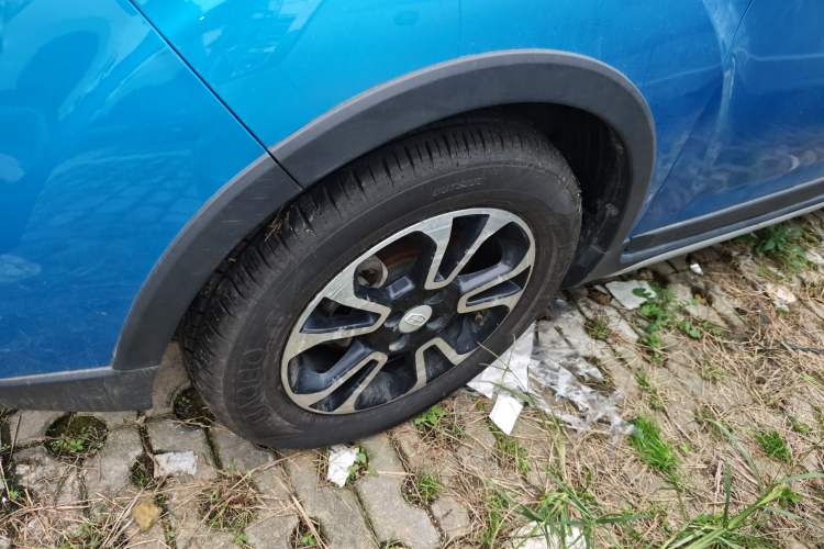 Used Geely Auto Vision X3 2017 1.5L Manual Elite Model
