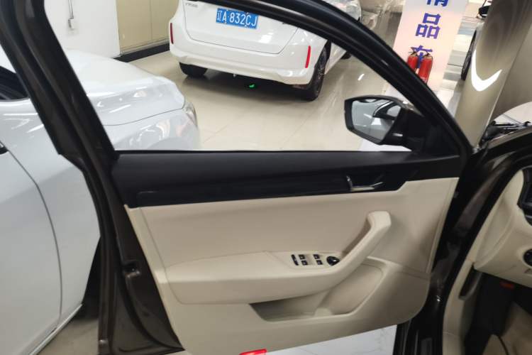 Used Skoda Superb 2016 TSI330 DSG Smart Drive Edition
