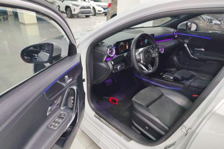 Used Mercedes-Benz A-Class 2021 A 200 L Sport Sedan Fashion Model
