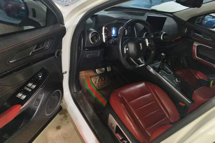 Used Wey VV5 2017 2.0T Ultra-Luxury Version
