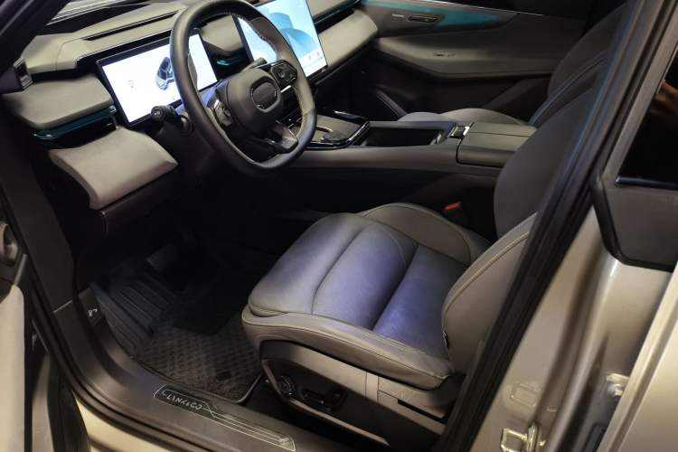 Used Lynk & Co 08 EM-P 2023 245km Ultra-Long Range Halo
