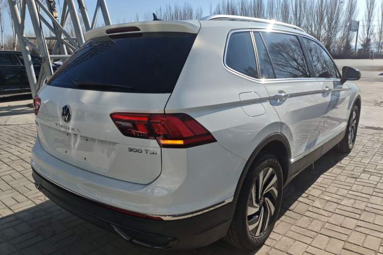Used Volkswagen Tiguan L 2025 Model, Outstanding Version, 300TSI Automatic Two-Wheel Drive Longteng Edition