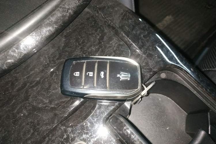 Used Toyota Crown 2018 2.0T Fashion Edition
