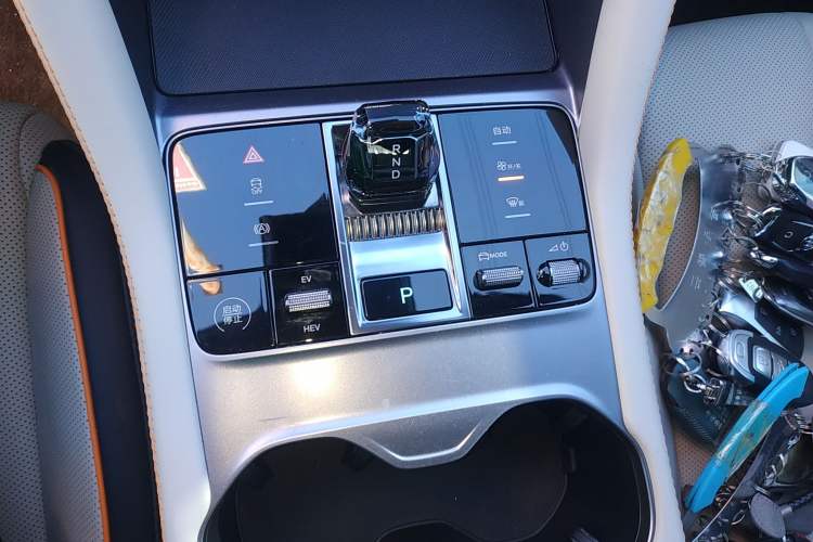 Used BYD Song PLUS New Energy 2024 HONOR Edition DM-i 110km Flagship PLUS
