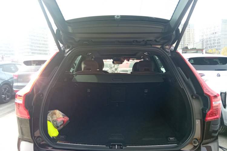 Used Volvo XC60 2021 T5 4x4 Smart Luxury Edition