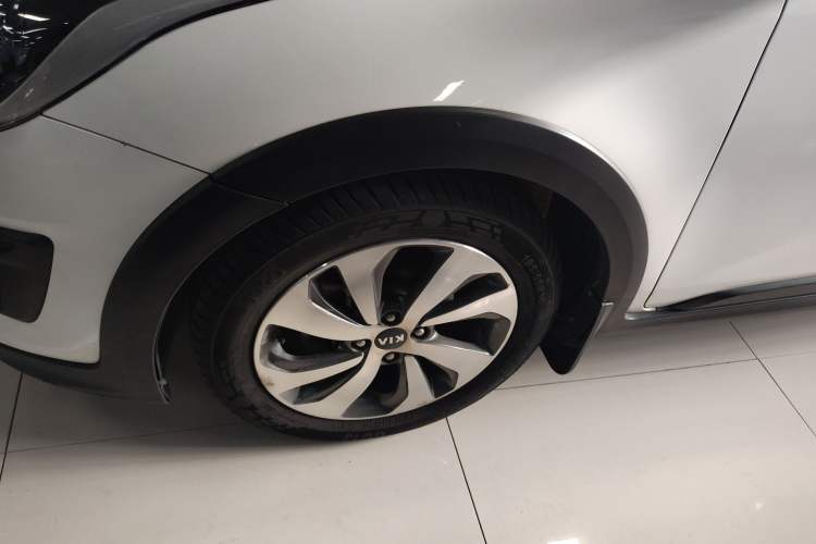 Used Kia KX Cross 2017 1.4L AT GLS
