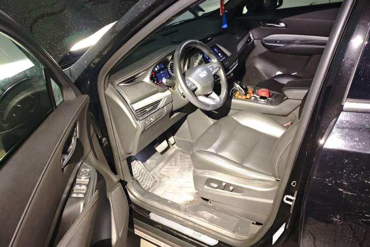 Used Cadillac XT4 2018 28T Two-Wheel Drive Leading Version
