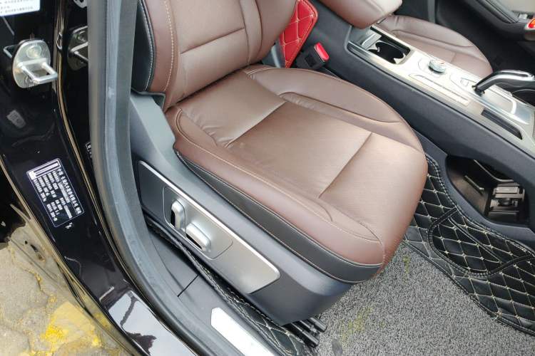 Used Wey VV6 2020 2.0T Two-Wheel Drive Smart Protection+
