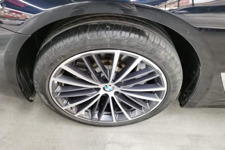 Used BMW 5 Series 2022 Second Facelift 530Li Leading Edition M Sport Package
