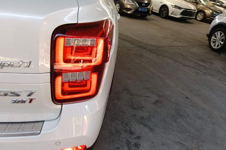 Used GAC Trumpchi GS7 2017 320T Two-Wheel-Drive Luxury Smart Connectivity Model