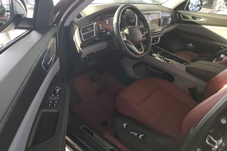 Used Volkswagen Teramont X 2022 330TSI Two-Wheel-Drive Luxury Edition
