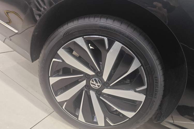 Used Volkswagen Passat 2023 Facelift 330TSI Luxury Edition
