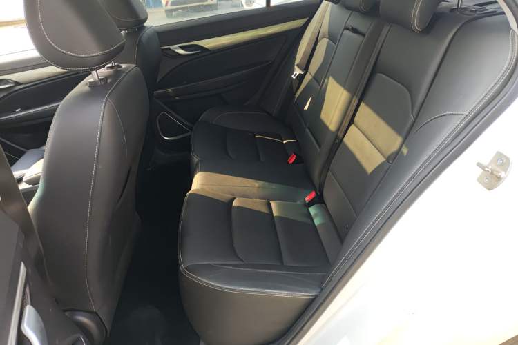 Used Geely Auto Emgrand 2019 Leading Edition 1.5L CVT Upward-Connected Model China VI Standard