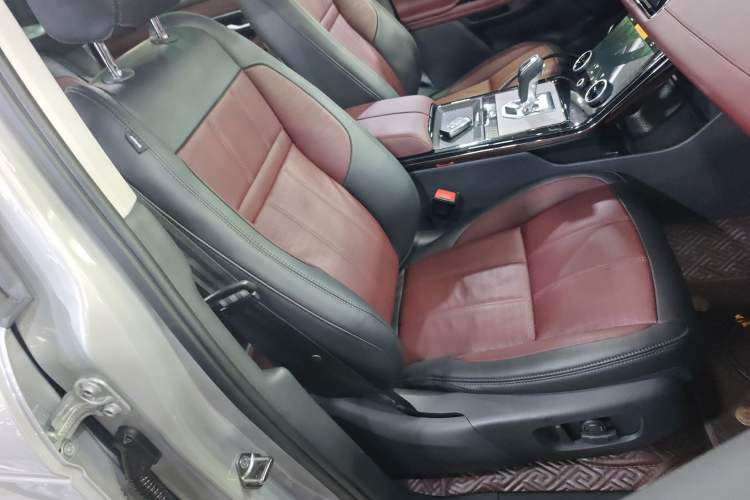 Used Land Rover Range Rover Evoque 2021 Range Rover Velar 249 PS R-Dynamic HSE Luxury Edition
