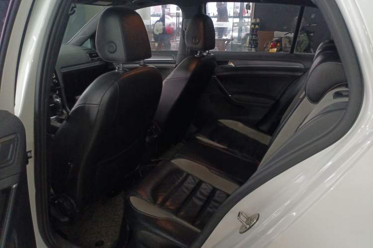 Used Volkswagen Golf 2016 1.4TSI Automatic R-Line
