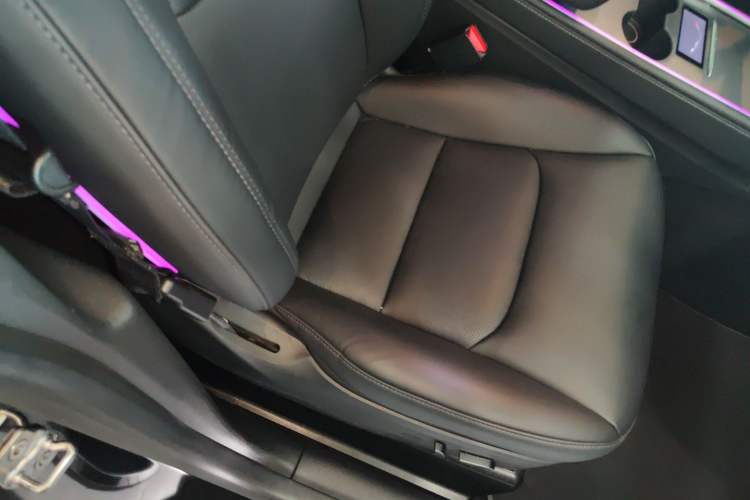 Used Tesla Model Y 2022 Long-Range All-Wheel-Drive Version
