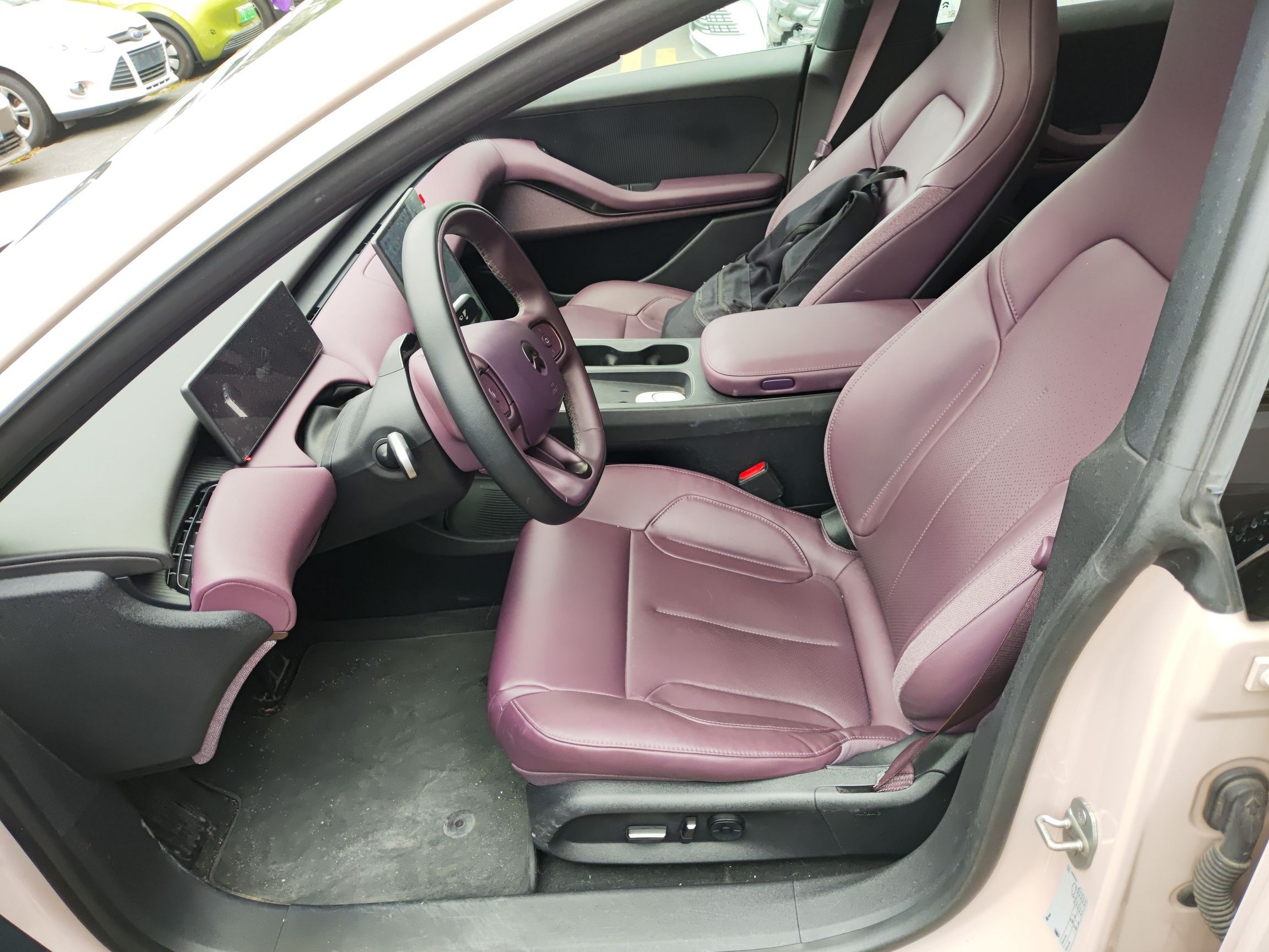 Переднее сиденье в автомобиле