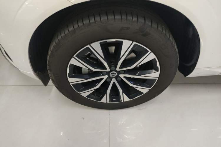 Used Volvo XC60 2025 B5 Four-Wheel Drive Smart & Advanced Luxury Edition
