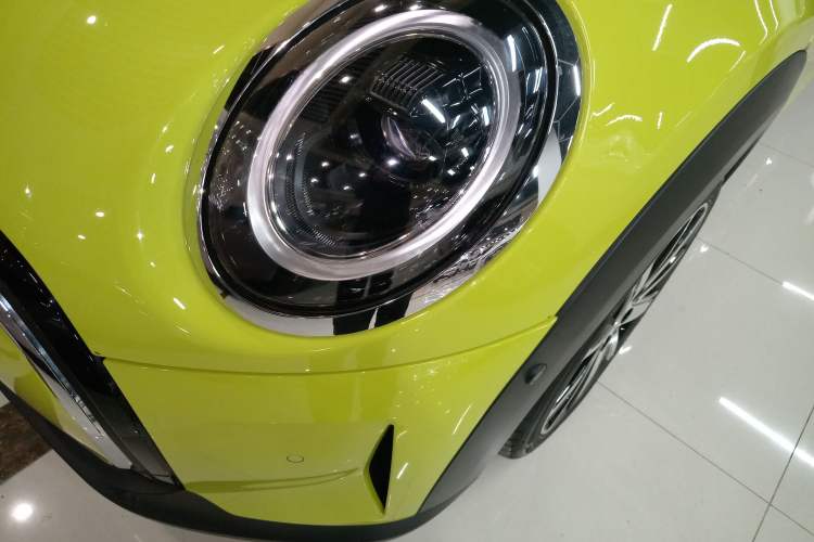 Used  MINI 2023 Updated 1.5T COOPER Artist
