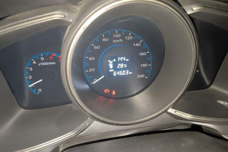 Used Oshan CX70 2016 1.6L manual luxury version
